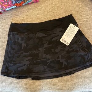 Lululemon Pace Rival Skirt in black camo